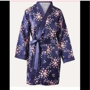 Morgan Lane Allie Robe in Navy Floral | Silky | Size: Plus